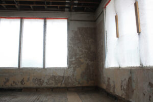 9a_Old-School-Apts_Corner-Windows_Before